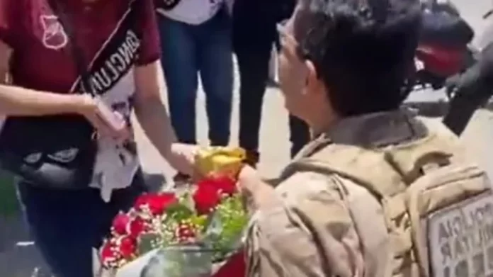 Policial Militar Pede Adolescente de 15 anos em Casamento