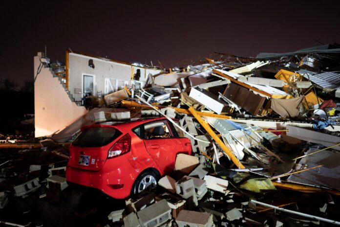 Tornados em Oklahoma deixa 4 Mortos