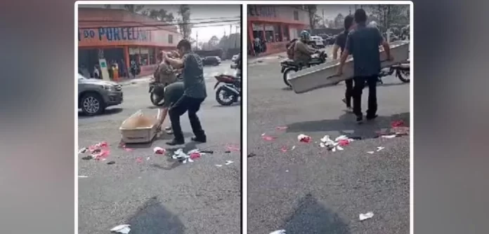 Caixão cai de carro funerário em Osasco e choca população