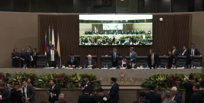 Manaus aprova R$ 2.5 bi em empréstimo