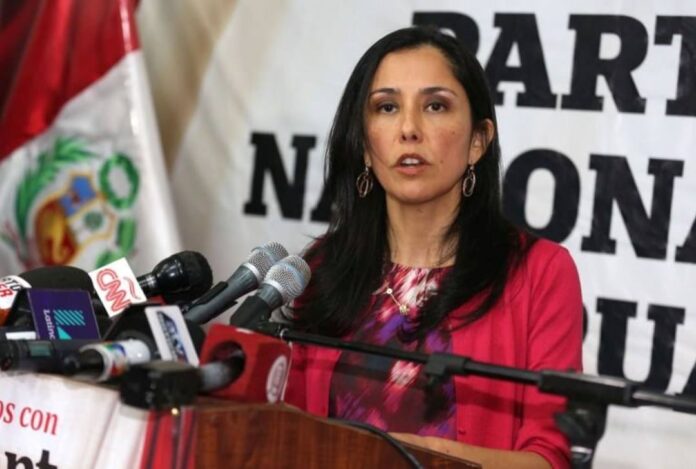 Ex-primeira-dama do Peru pede asilo ao Brasil
