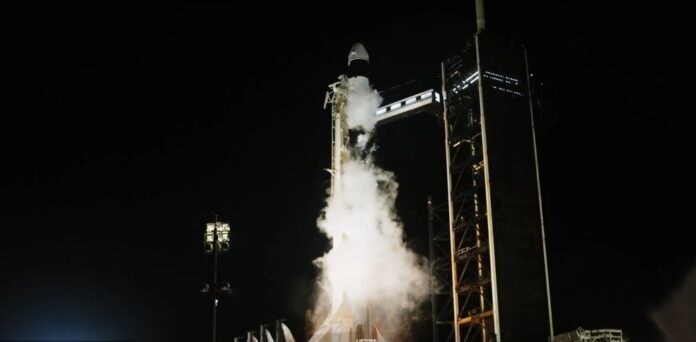 SpaceX Leva Humanos à Órbita