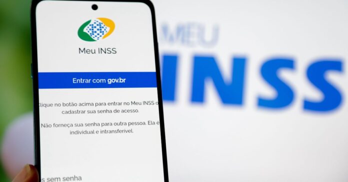 Golpe com robôs atinge aposentados do INSS