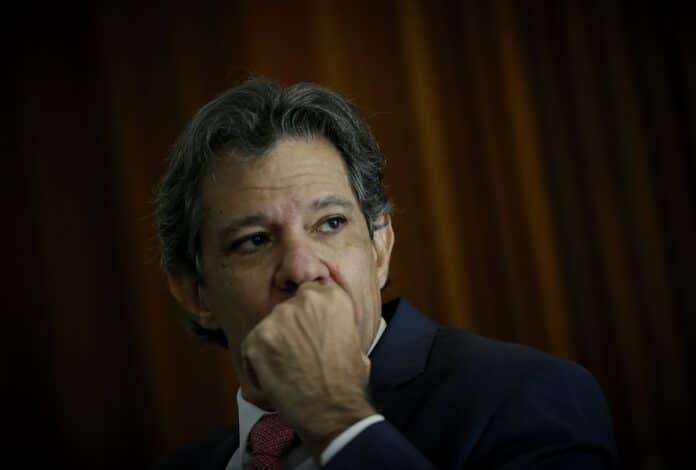 Haddad explica IR e FGTS no Congresso