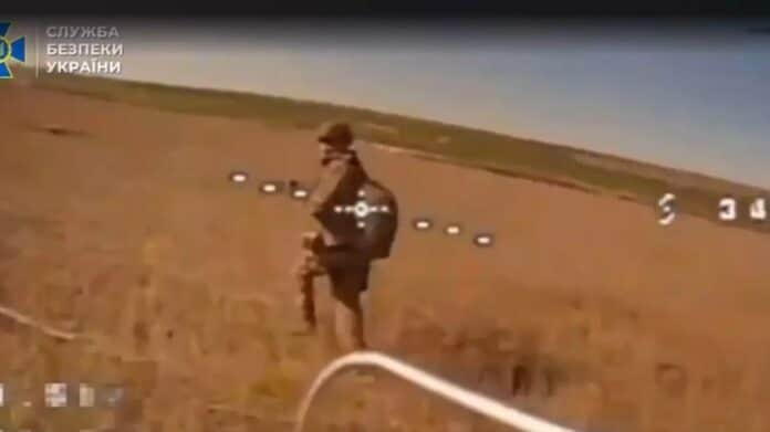 Vídeo mostra drones FPV caçando russos