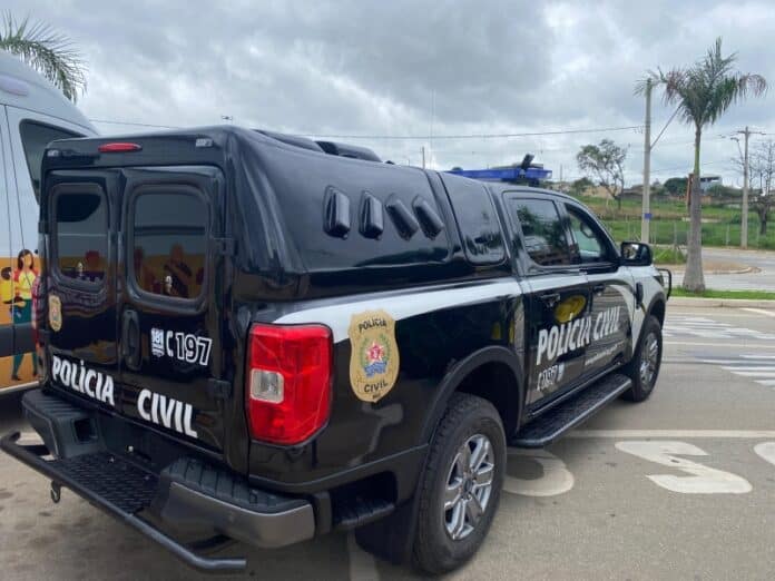 Executivo usa arma de delegada para matar gari