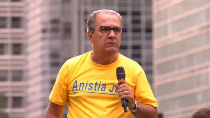 Malafaia pede devolução de passaporte a Moraes