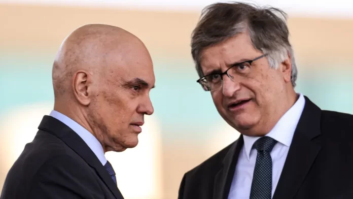 Risco de fuga de Bolsonaro