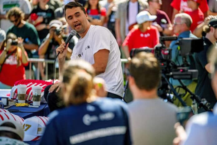 Charlie Kirk morto em universidade