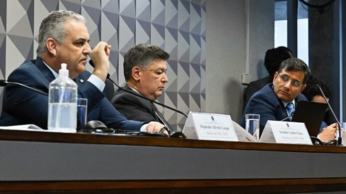 CPMI do INSS pede prisão de 21 pessoas