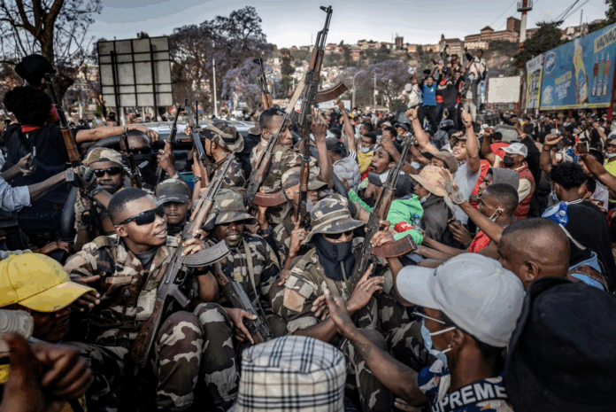 Militares assumem comando em Madagascar