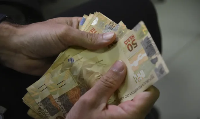 Beneficiários com NIS final 7 recebem a parcela de junho do Bolsa Família nesta quinta-feira.