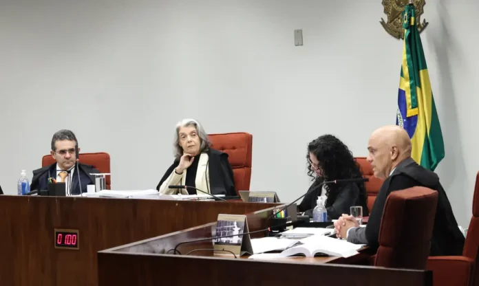 STF condena Eduardo Bolsonaro por unanimidade em julgamento da Primeira Turma