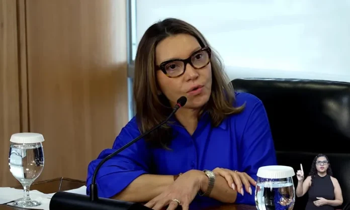 Janja defendeu a retirada do Discord do ar no Brasil durante evento no Palácio do Planalto; plataforma ainda não foi bloqueada.