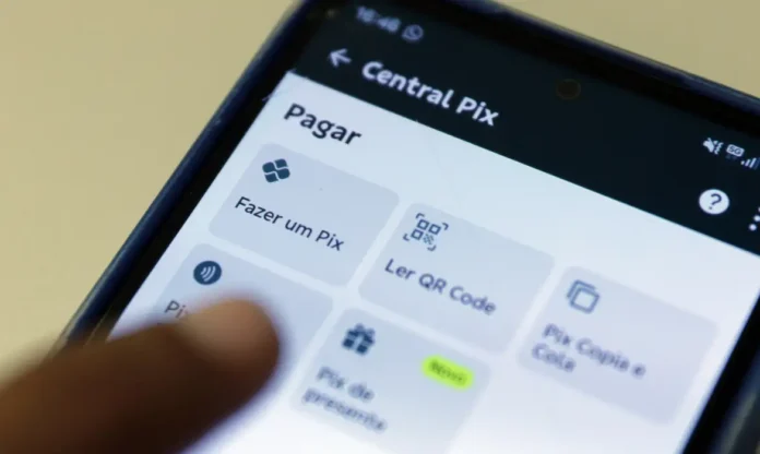Pix enfrenta instabilidade e afeta pagamentos em diferentes bancos neste domingo.
