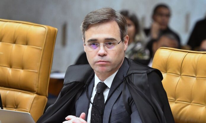 Diálogos atribuídos a Vorcaro e Moraes poderão ser analisados pelo plenário do Supremo Tribunal Federal.