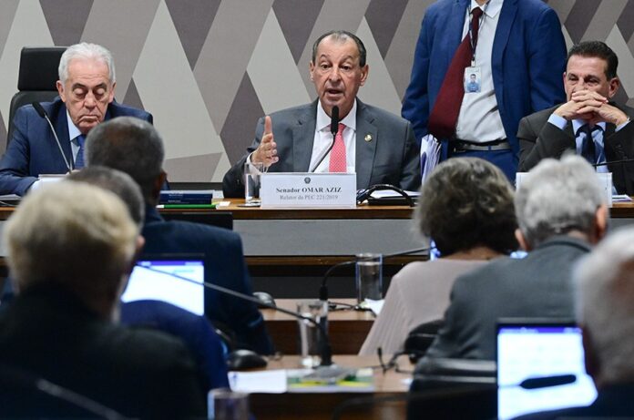 Fim da escala 6x1 é aprovado pela CCJ do Senado e segue para votação no plenário.
