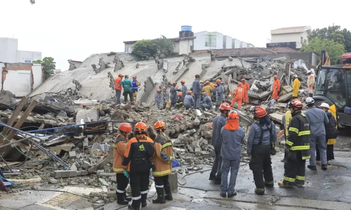 Chuvas em São Paulo provocaram mortes, desabamentos, alagamentos e transbordamentos.