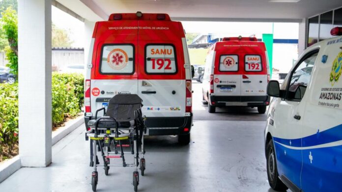 Maca do SAMU retida em unidade hospitalar de Manaus durante inspeção da Defensoria.