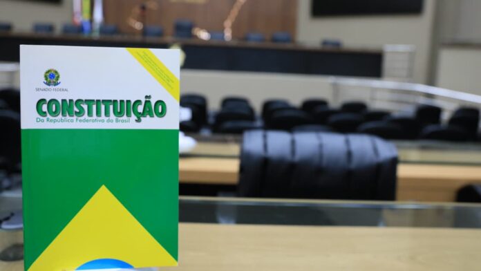 Constituição Federal 38 anos desde a promulgação da Constituição Cidadã.