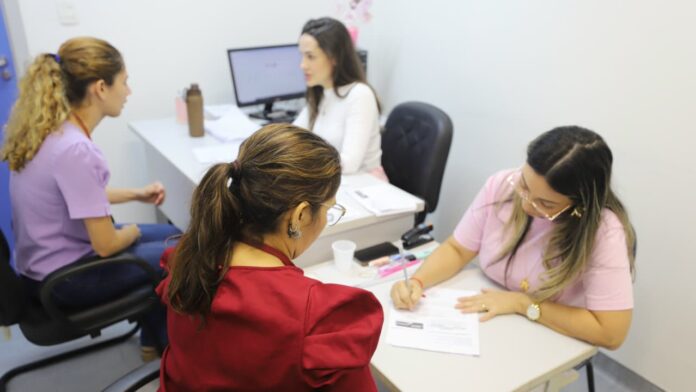 Outubro Rosa Aleam oferece exames de prevenção a servidoras.